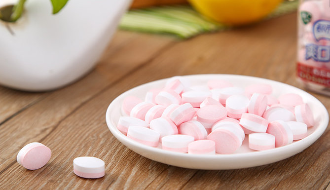 Abkühlende Plastikflasche der Erdbeere38g verpacken Vitamin- Czuckerfreie Minze Candy/HACCP, ISO